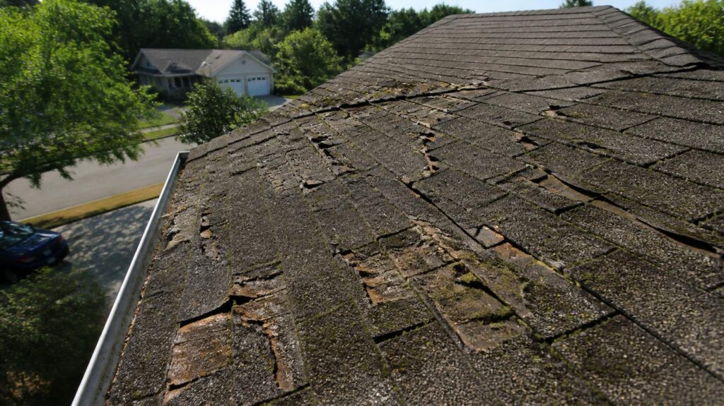 Signs Your Roof Needs Repair in Encino